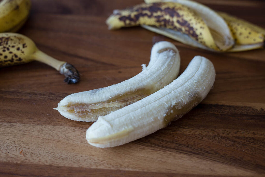 don-t-toss-eat-bananas-with-brown-spots-honestly-fit